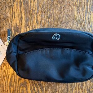 NEW Lululemon Gogetter Pouch mini